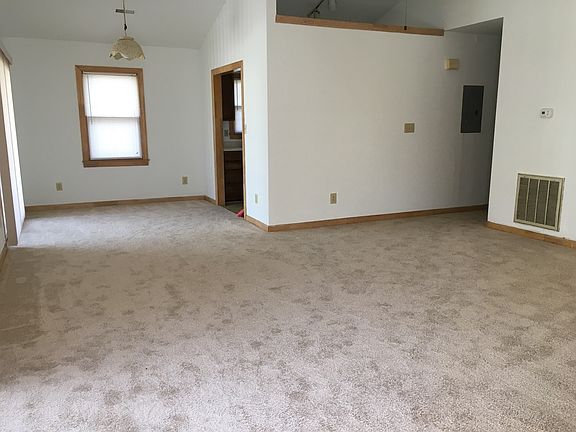 3rd image of 907 S Josephine Boyd St