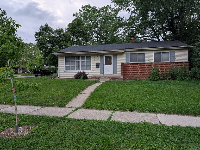 2734 Hampshire Rd — Photo 1