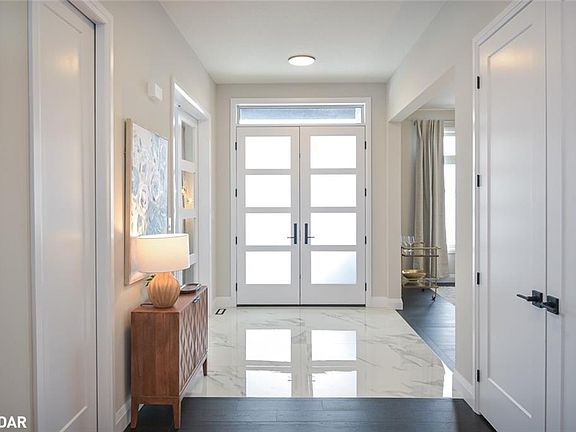 5th image of 74 Charles Currie Cres