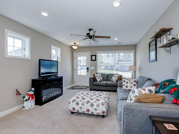4th image of 9957 5th Street Ln N