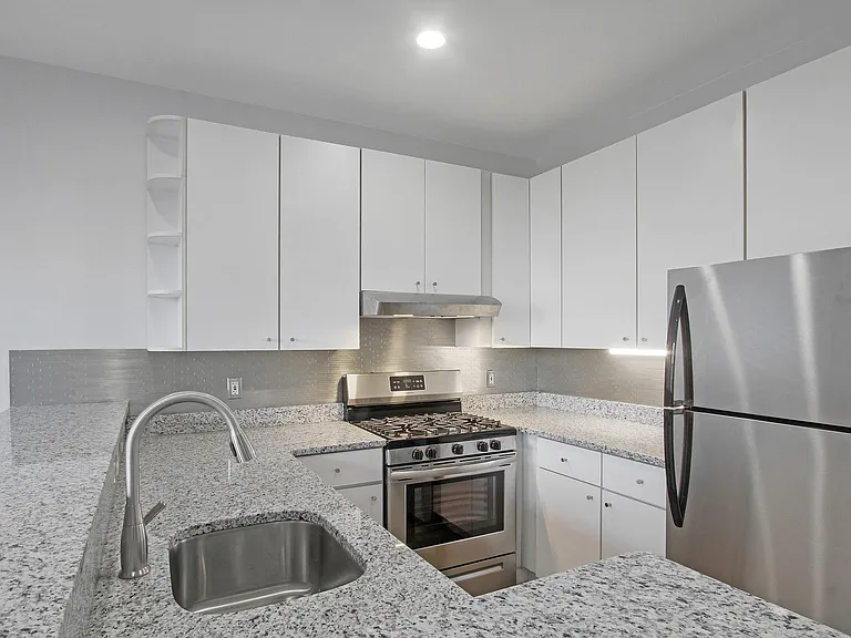 140 Boylston St #5 — Photo 4
