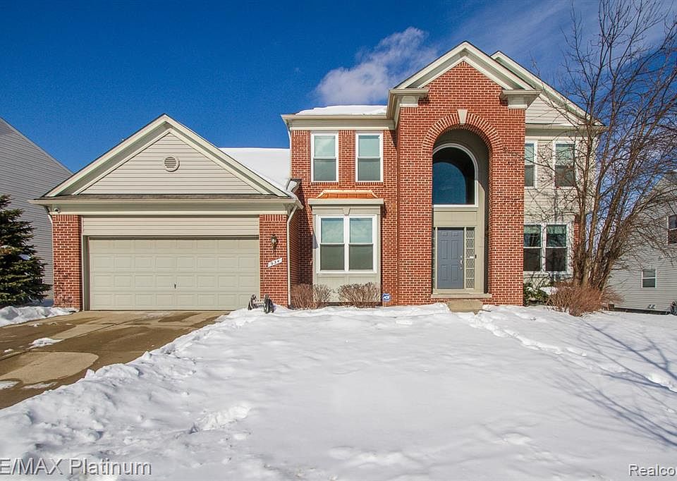 1st image of 934 Running Brook Dr
