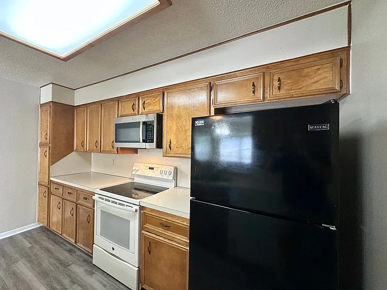 109 S Brook Dr — Photo 18
