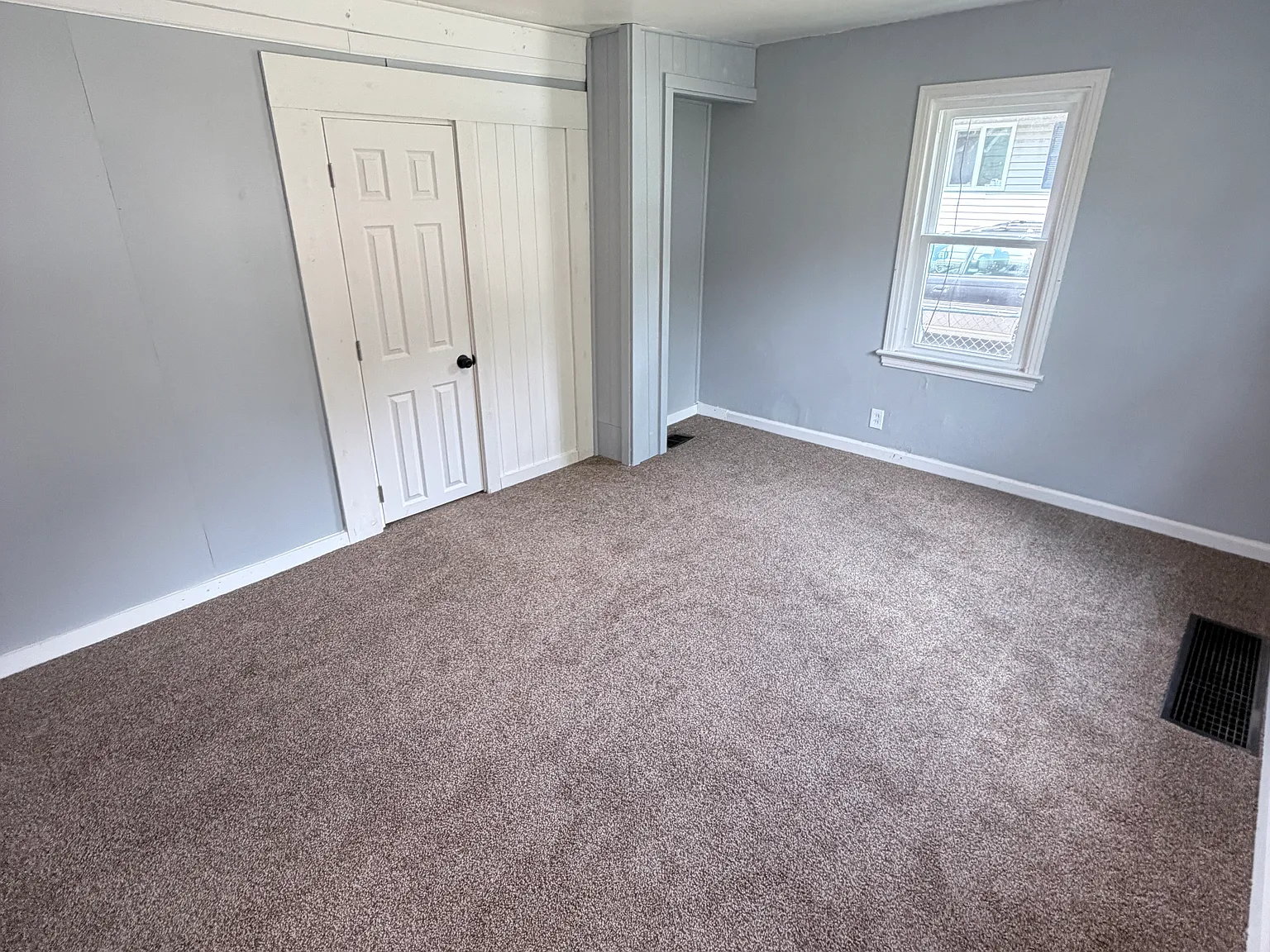 3 bed, 1.5 bath, 936 sqft, $1,295 — Photo 3