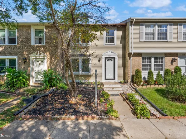 8305 Pondside Ter, Alexandria, VA 22309