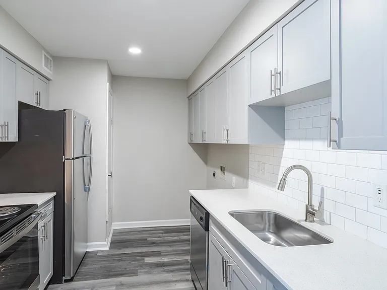 Villages at Parktown Apartment Homes — Photo 18