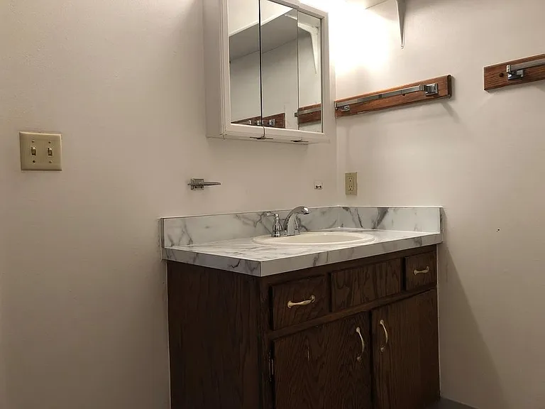 2021 NW Hickory Ln #1 — Photo 9