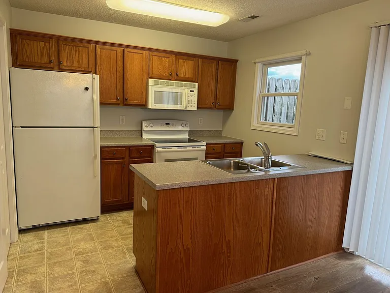 801 Merlins Way — Photo 10