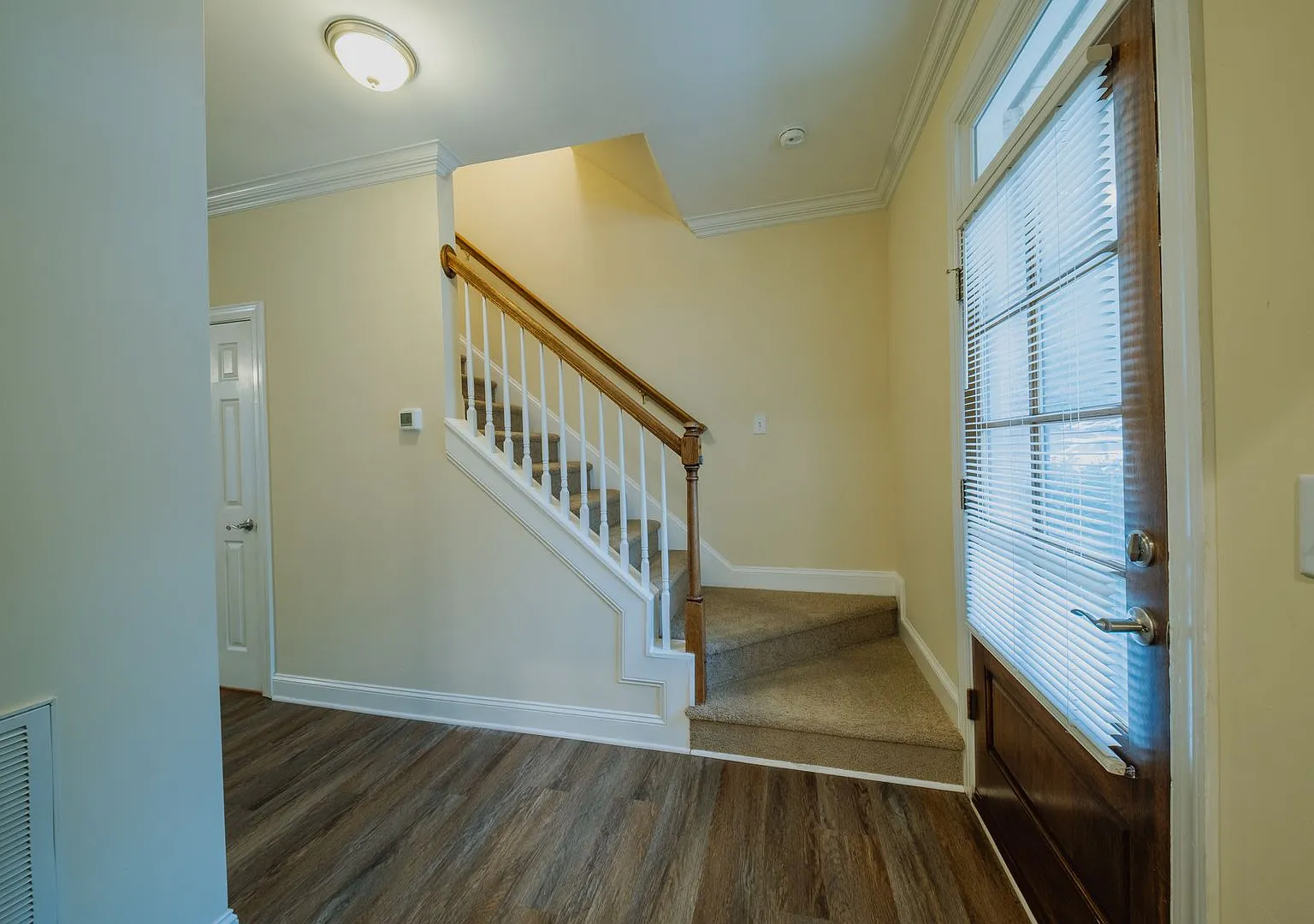 Beautifully Updated 3 Bedroom Home in a Quiet area 8 Hydrangea Ct — Photo 4