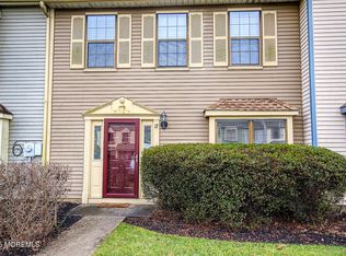 17 Tynemouth Ct, Robbinsville, NJ 08691