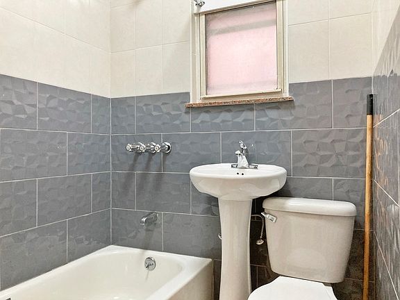 5th image of 277 Troutman St APT 1R