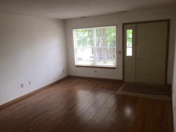 1130 Pittsburg Ave NW, North Canton, OH 44720