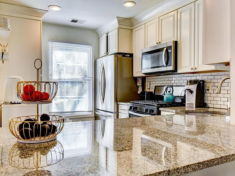 72 Quince Ct — Photo 4
