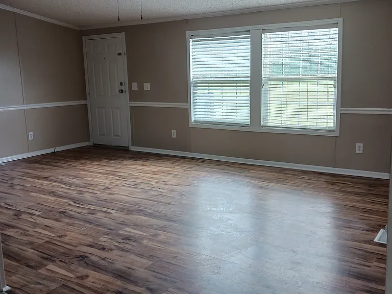 875 Darwin Joseph Rd — Photo 3
