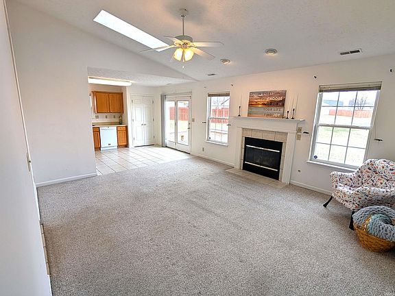 5th image of 1821 Starks Cir