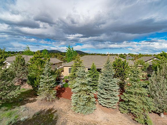 3rd image of 650 Victoria Falls Dr