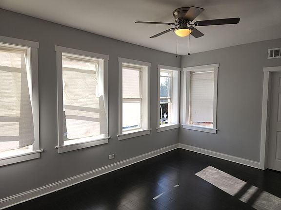 4th image of 1630 N McVicker Ave Unit 2