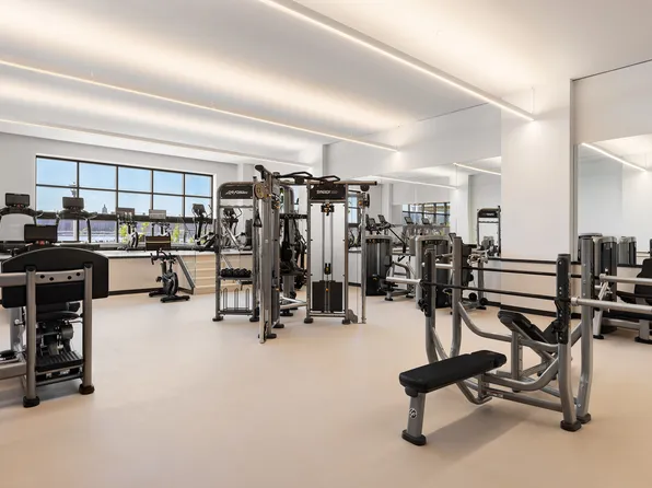 29 Huron Street image 13 of 18