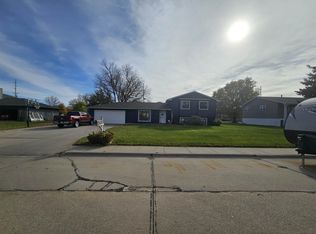 304 Apache Dr, Lexington, NE 68850