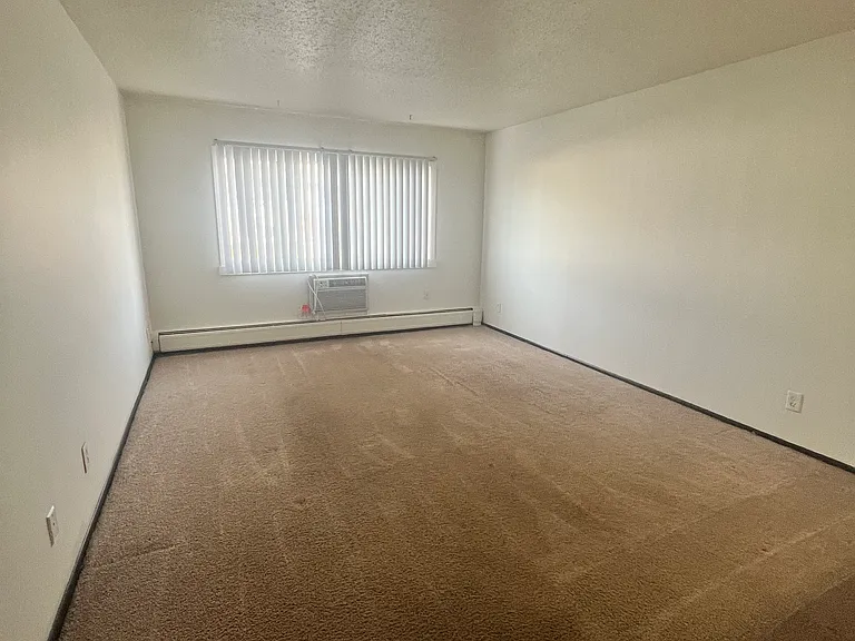 931 Old Marion Rd NE #106 — Photo 4