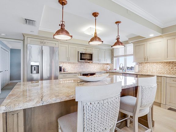 5th image of 375 Beach Rd APT 803