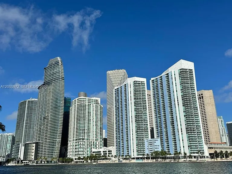 325 Biscayne Blvd #2523 — Photo 36