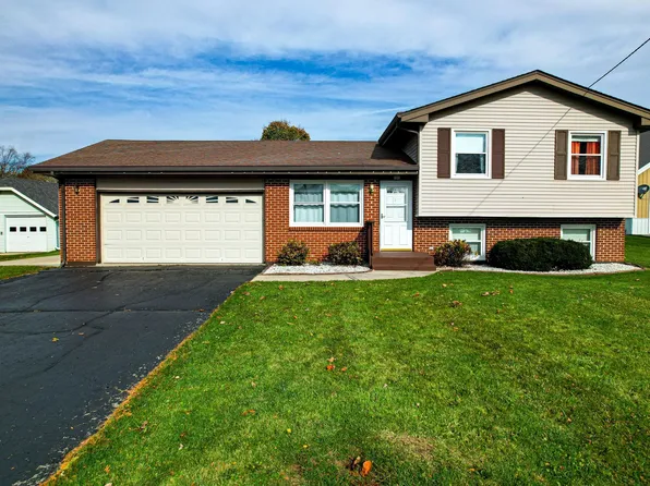 102 W Main St, Monroe Center, IL 61052