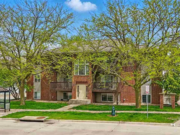 80 W Side Dr, Iowa City, IA 52246