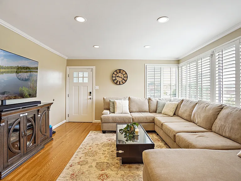 101 Manzanita Ave — Photo 6