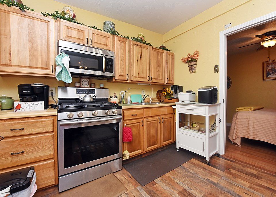 28th image of 1091 Creekside Dr
