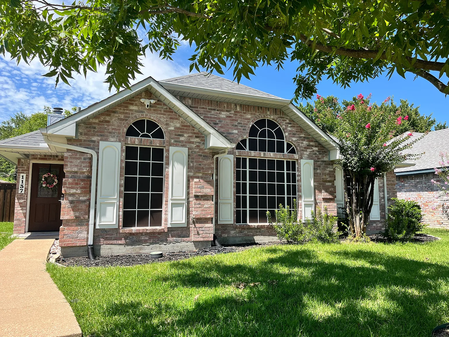 1137 Irene Dr — Photo 1
