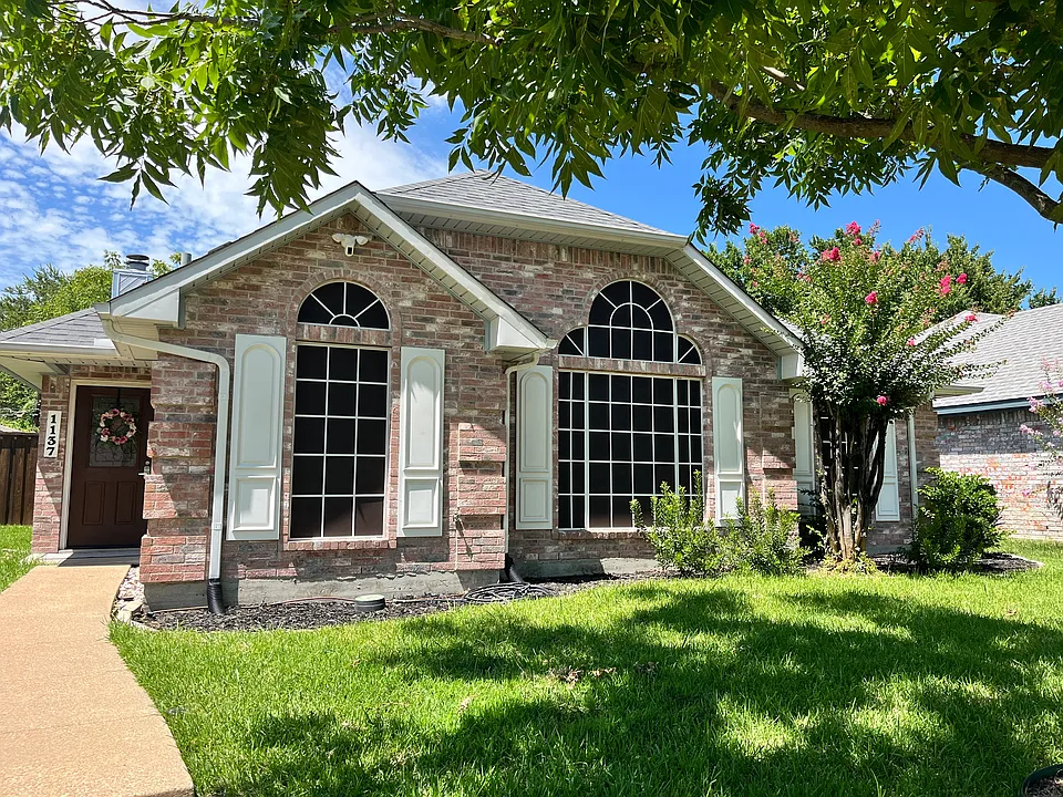 1137 Irene Dr