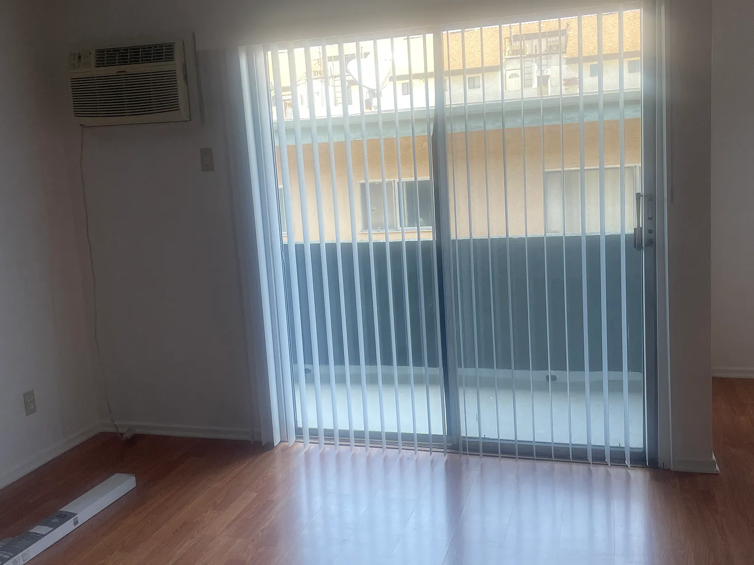 1 bed, 1000 sqft, $2,200 — Photo 4
