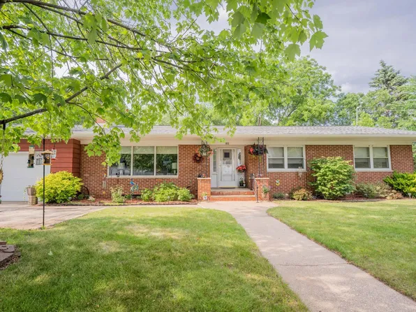 822 E Madison St, Durand, WI 54736