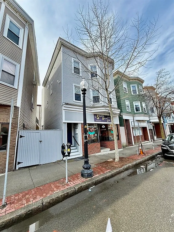 2 bed, 1.0 bath, 762 sqft, $2,700 — Photo 2