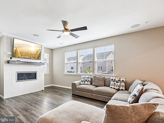 3rd image of 2668 Orchard Oriole Way