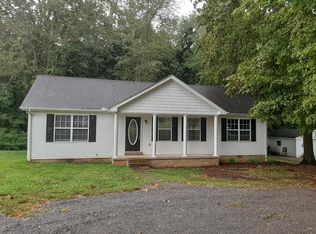 100 W Longview Dr, Portland, TN 37148