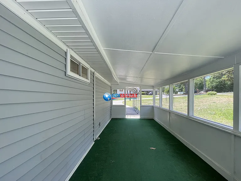 951 Northside Dr — Photo 2