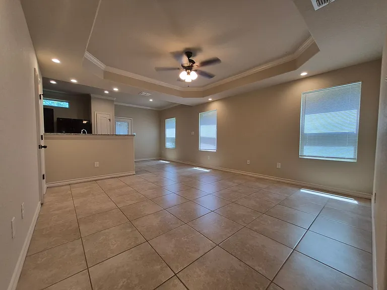 7014 Lakeview Dr #102 — Photo 3