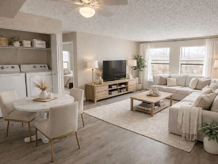 411 W K Pl — Photo 17