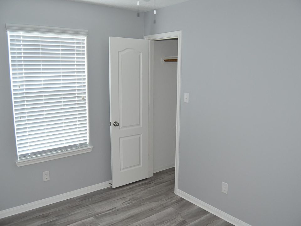1st image of 207 N Poplar St APT A