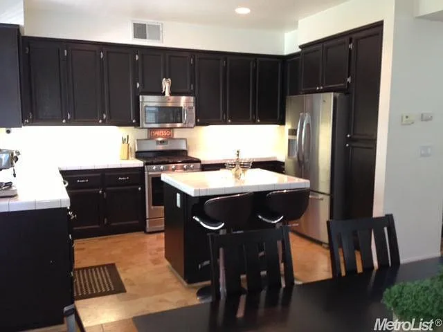 375 Coventry Cir — Photo 5