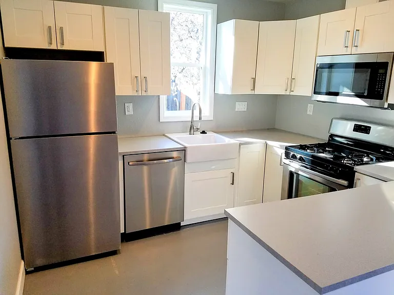 1242 New Hampshire Dr — Photo 26