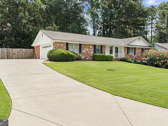 2nd image of 226 Machelle Ln SW