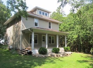 1064 Defreese St, Viroqua, WI 54665
