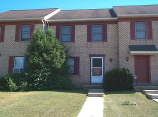 2226 Olde Meadow Ct, East Petersburg, PA
