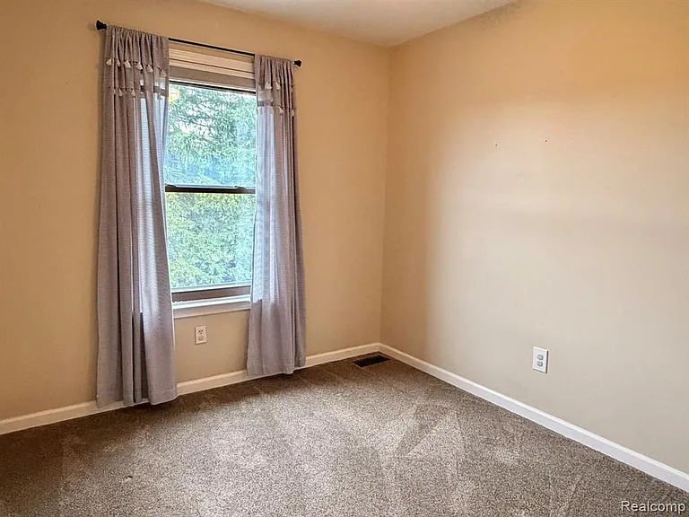 41090 Southwind Dr — Photo 15