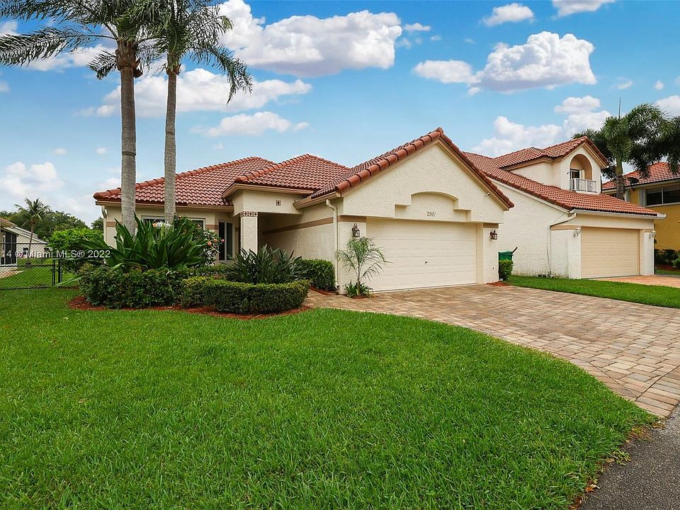 1st image of 2961 Oak Park Cir