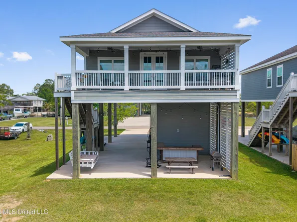4069 Mallard St, Bay Saint Louis, MS 39520