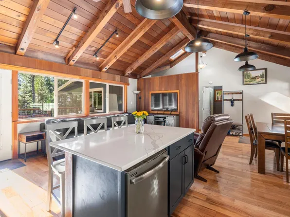 46581 Iversen Drive, Gualala, CA 95445